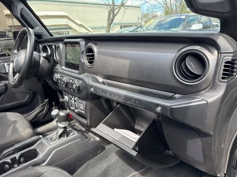 Used 2022 Jeep Wrangler Unlimited Sport image 31