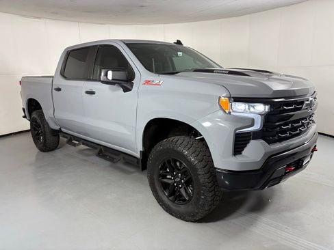 Used 2024 Chevrolet Silverado 1500 LT Trail Boss w/ Convenience Package II AWD/4WD image 2