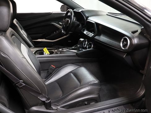 Used 2016 Chevrolet Camaro SS image 28