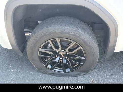 Used 2022 GMC Sierra 1500 Elevation w/ Elevation Premium Package AWD/4WD image 17