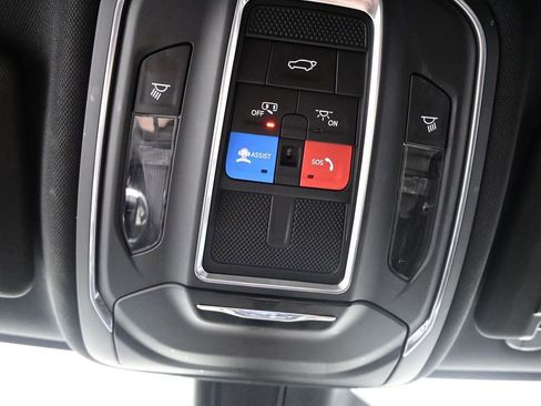 Used 2024 Jeep Grand Cherokee Altitude image 17