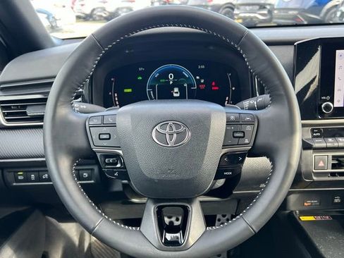 Used 2025 Toyota Camry SE image 20