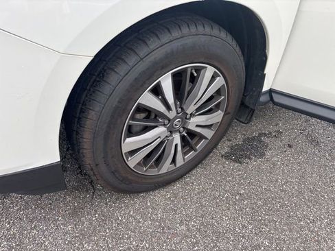 Used 2017 Nissan Pathfinder S FWD image 9