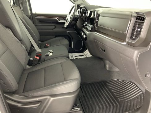 Used 2025 GMC Sierra 1500 Elevation image 16