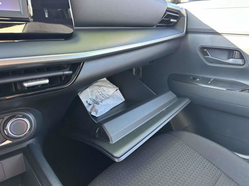 Used 2025 Nissan Kicks S image 18