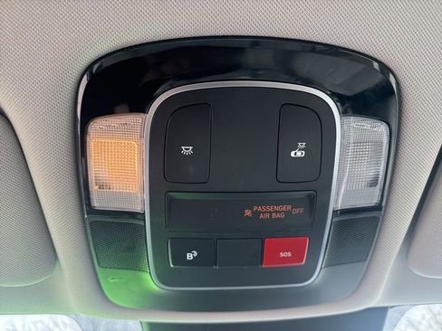 Used 2025 Hyundai Sonata SEL FWD image 33