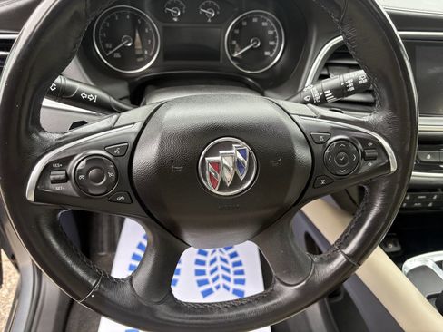 Used 2019 Buick Enclave Essence image 29