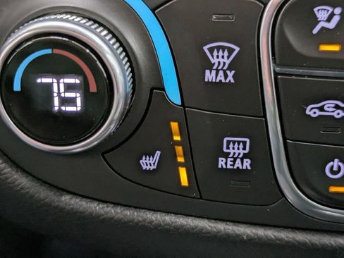 Used 2024 Chevrolet Equinox LT AWD/4WD image 8
