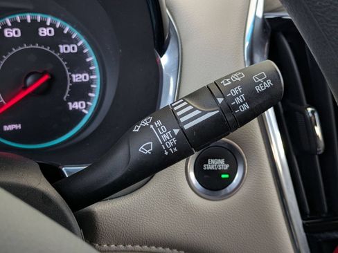 Used 2023 Chevrolet Traverse LS FWD image 16