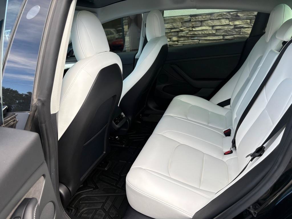 Used 2022 Tesla Model 3 Performance AWD/4WD image 13