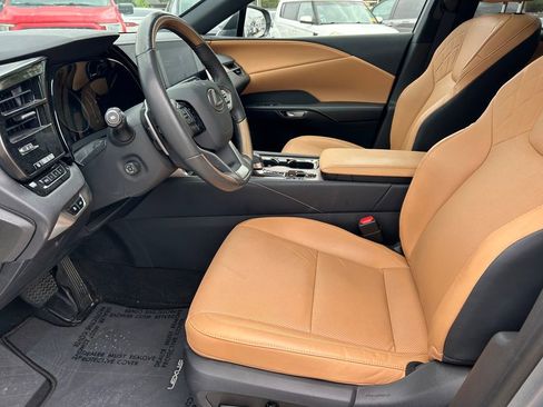 Used 2023 Lexus RX 350h image 11