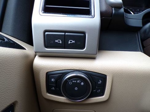 Used 2018 Ford F150 Lariat w/ Equipment Group 502A Luxury image 22