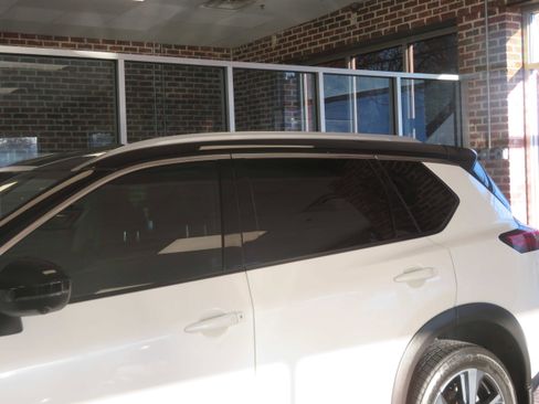 Used 2021 Nissan Rogue SL image 85