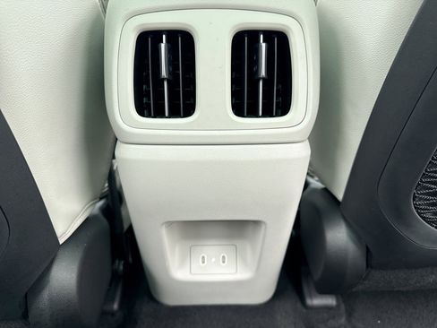 Used 2025 Hyundai Tucson Limited image 22