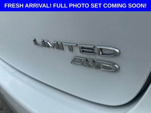 Used 2023 Chrysler Pacifica Limited w/ Uconnect Theater Family Group AWD/4WD image 40