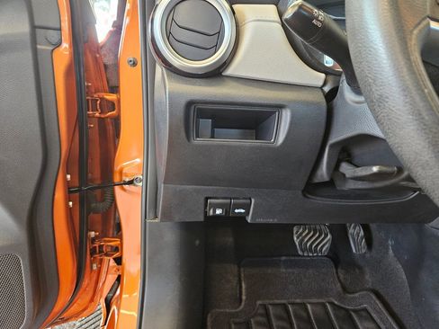 Used 2021 Nissan Versa SV image 16