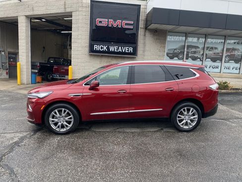 Used 2023 Buick Enclave Essence w/ Experience Buick Package AWD/4WD image 4