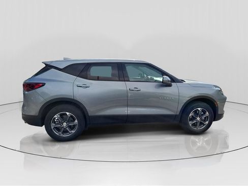Used 2025 Chevrolet Blazer LT FWD image 8