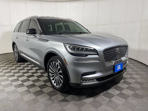 Used 2020 Lincoln Aviator Reserve AWD/4WD image 2