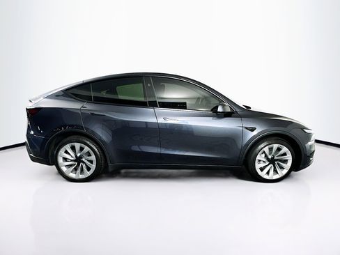 Used 2026 Tesla Model Y 2WD image 10