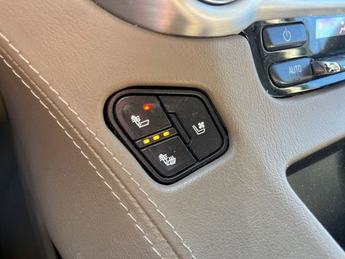 Used 2019 GMC Yukon XL SLT w/ Open Road Package image 21