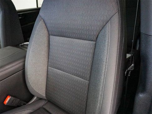 New 2026 Chevrolet Suburban LS image 22