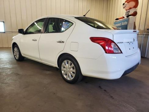 Used 2019 Nissan Versa SV FWD image 4