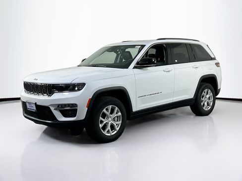 Used 2023 Jeep Grand Cherokee Limited AWD/4WD image 1