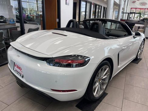 Used 2017 Porsche 718 Boxster image 3