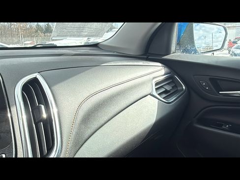 Used 2024 Chevrolet Equinox Premier image 16
