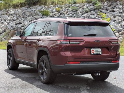 New 2025 Jeep Grand Cherokee L Altitude image 7