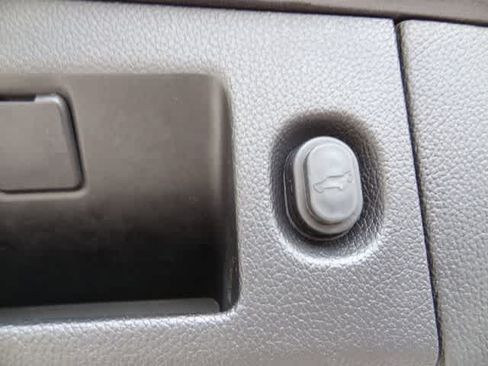 Used 2018 GMC Yukon SLT AWD/4WD image 10