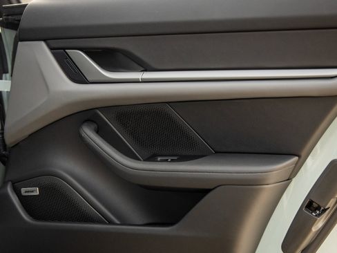 Certified 2025 Porsche Taycan 4S image 34