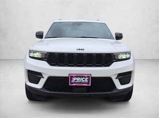 Used 2022 Jeep Grand Cherokee Altitude video 2