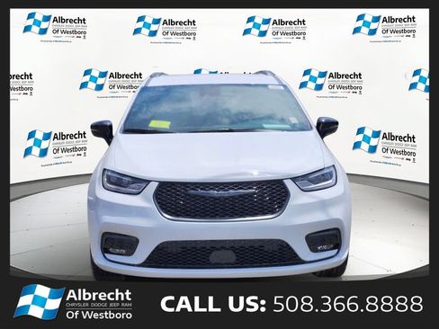 New 2026 Chrysler Pacifica Select w/ S Appearance Package AWD/4WD image 8