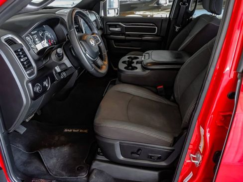 Used 2024 RAM 2500 Big Horn w/ Sport Appearance Package image 15