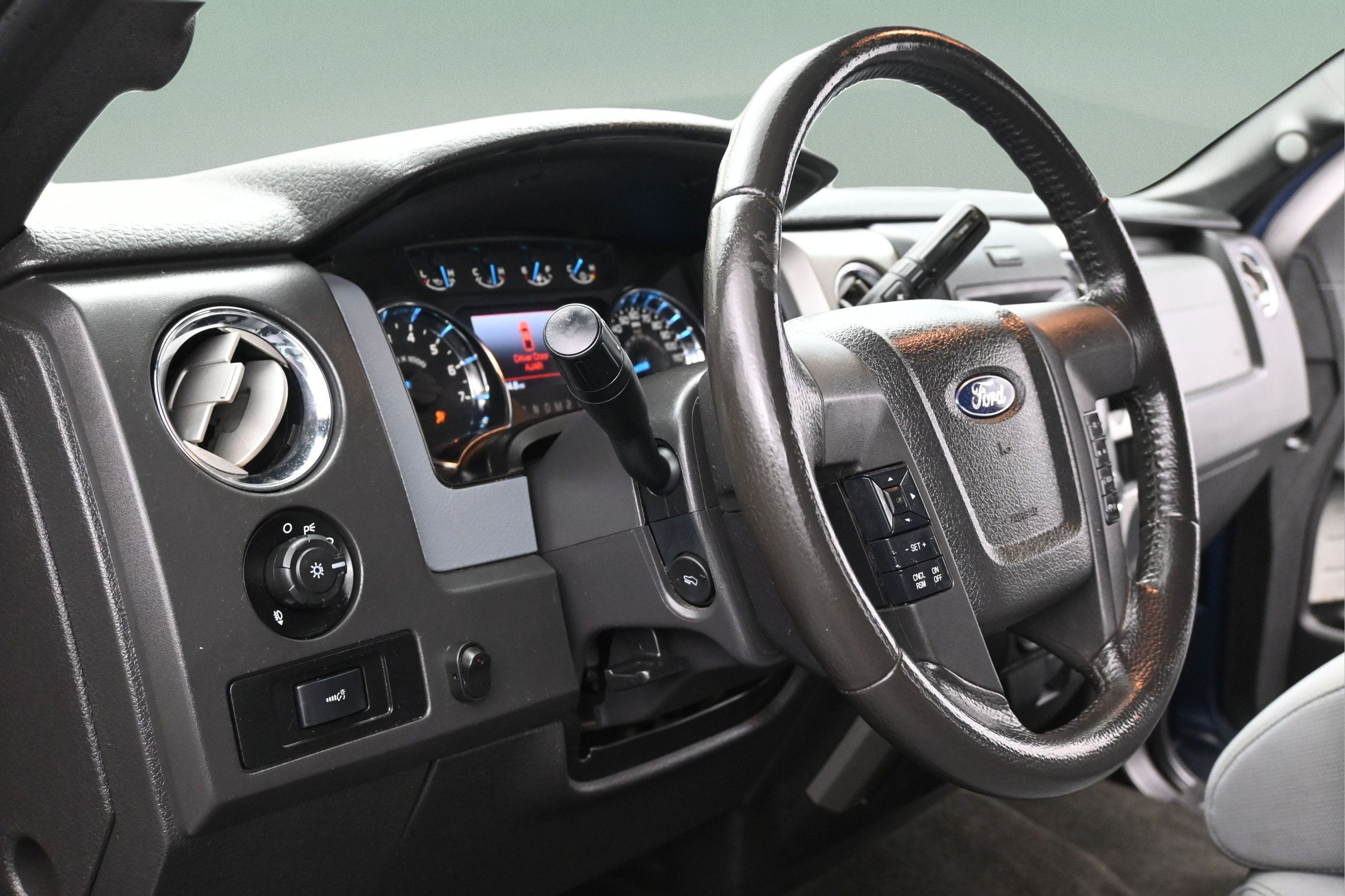 Used 2014 Ford F150 XLT w/ Equipment Group 302A Luxury RWD image 12