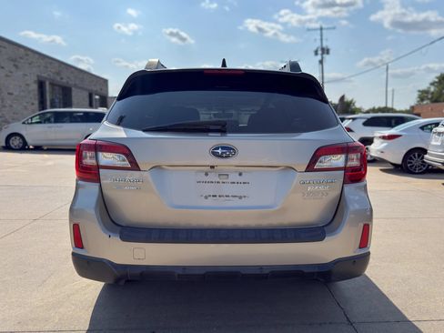 Used 2017 Subaru Outback 2.5i Limited AWD/4WD image 6
