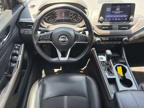 Used 2023 Nissan Altima 2.5 SR FWD image 16