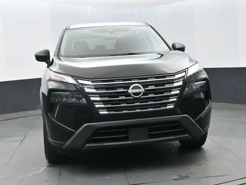Used 2024 Nissan Rogue S FWD image 3
