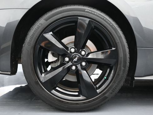 Used 2019 Ford Mustang Coupe RWD image 18