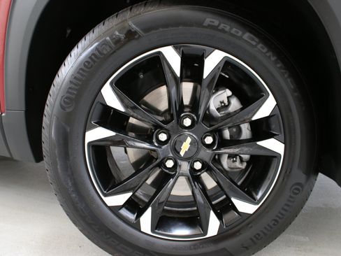 Certified 2023 Chevrolet TrailBlazer LT w/ Convenience Package FWD image 31