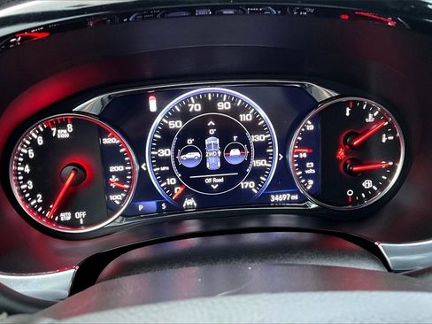 Used 2023 Chevrolet Traverse High Country image 20