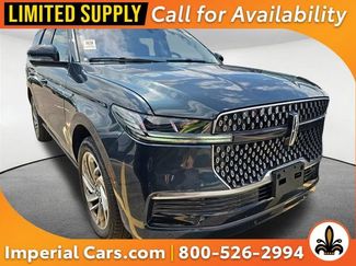 Used 2025 Lincoln Navigator Reserve AWD/4WD video 1