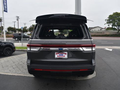 Used 2024 Lincoln Navigator Black Label image 11
