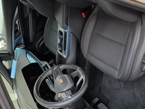 Used 2024 Chevrolet Equinox EV LT w/ LPO, Blackout Package FWD image 9