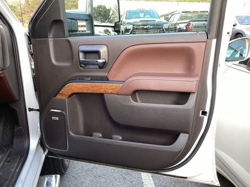 Used 2018 Chevrolet Silverado 2500 High Country w/ Duramax Plus Package image 7