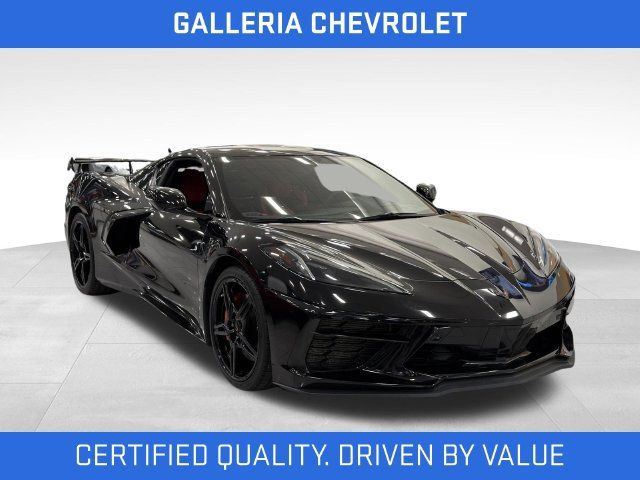 Used 2021 Chevrolet Corvette Stingray Preferred Cpe w/ Z51 Performance Package RWD image 4