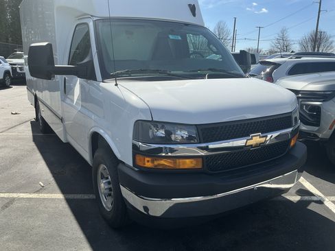 New 2026 Chevrolet Express 3500 w/ Power Convenience Package RWD image 2