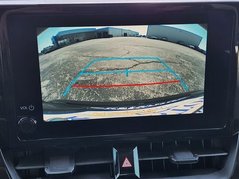 Used 2025 Toyota Corolla LE image 19